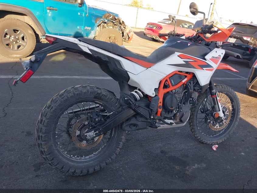 2025 KTM 390 ADVENTURE SPORT_BIKE 1