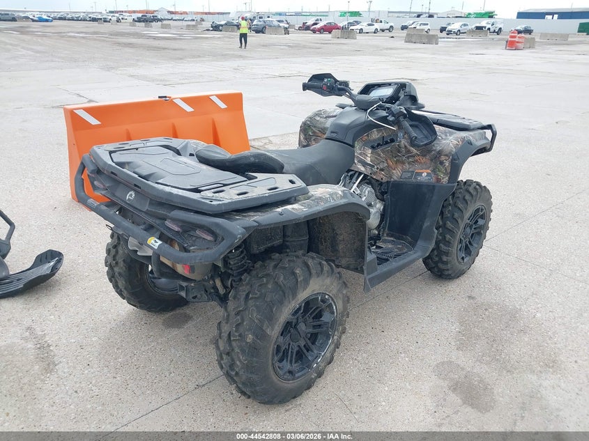 2025 CAN-AM OUTLANDER MAX 999 CC(VIN: 3JB3PA744SJ000434