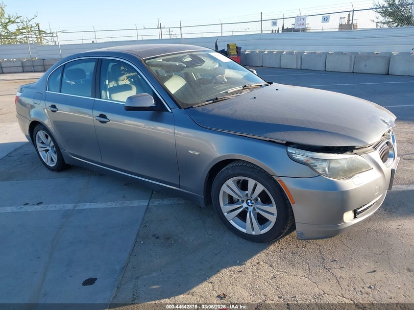2010 BMW 528I