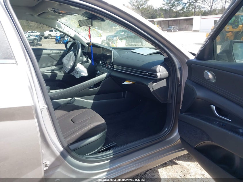 2025 Hyundai Elantra Sel Convenience