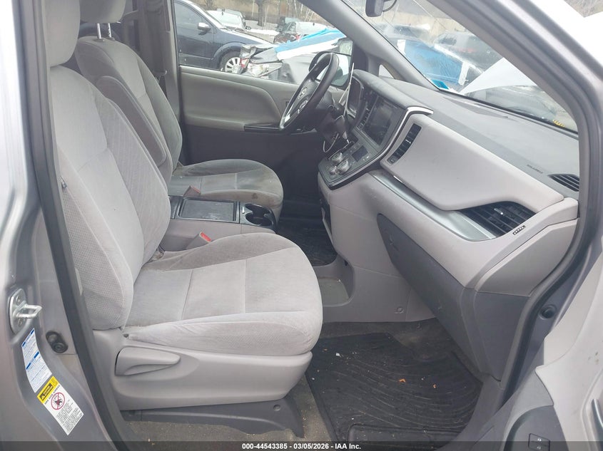 2017 Toyota Sienna Le 7 Passenger