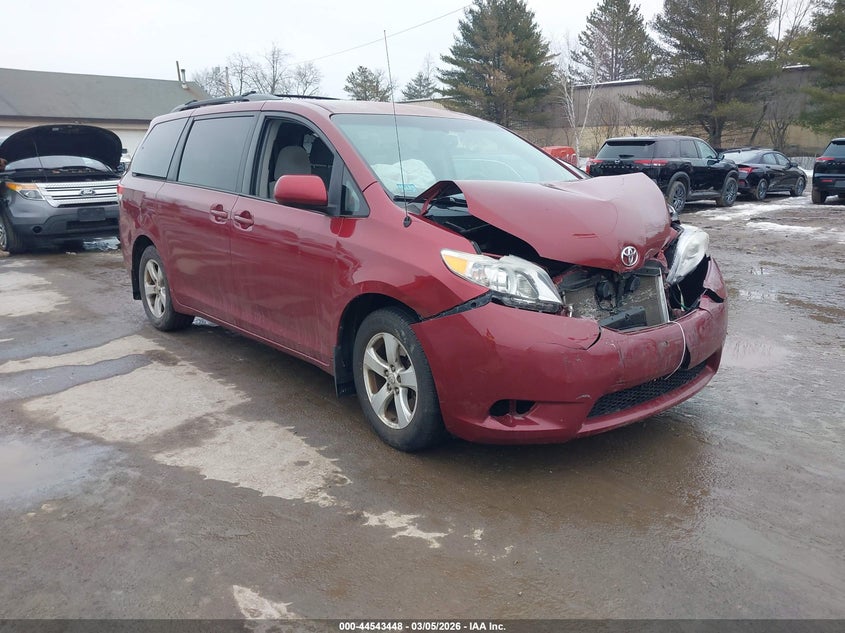 2011 Toyota Sienna Le V6