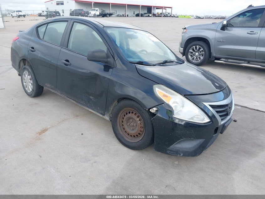 2015 Nissan Versa 1.6 S+
