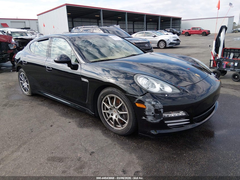 PORSCHE PANAMERA 4