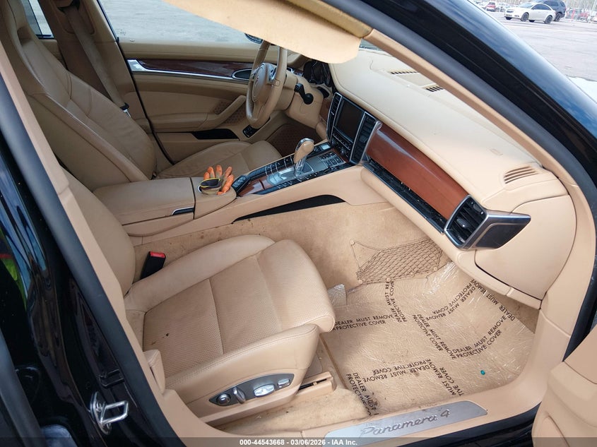 2011 Porsche Panamera 4