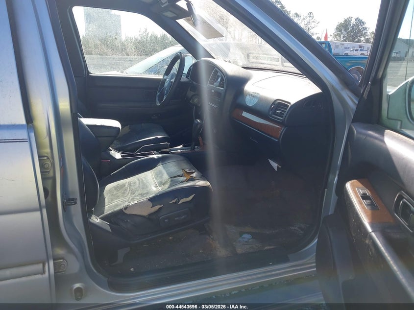 2003 Nissan Pathfinder Le