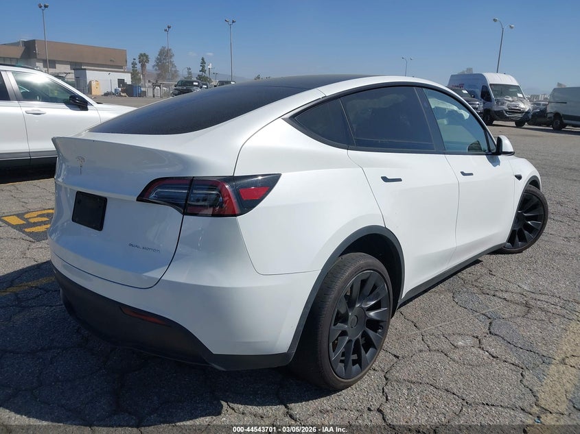2024 Tesla Model Y Long Range Dual Motor All-Wheel Drive