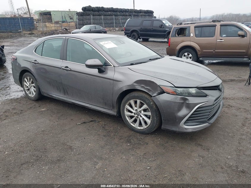 2022 Toyota Camry Le