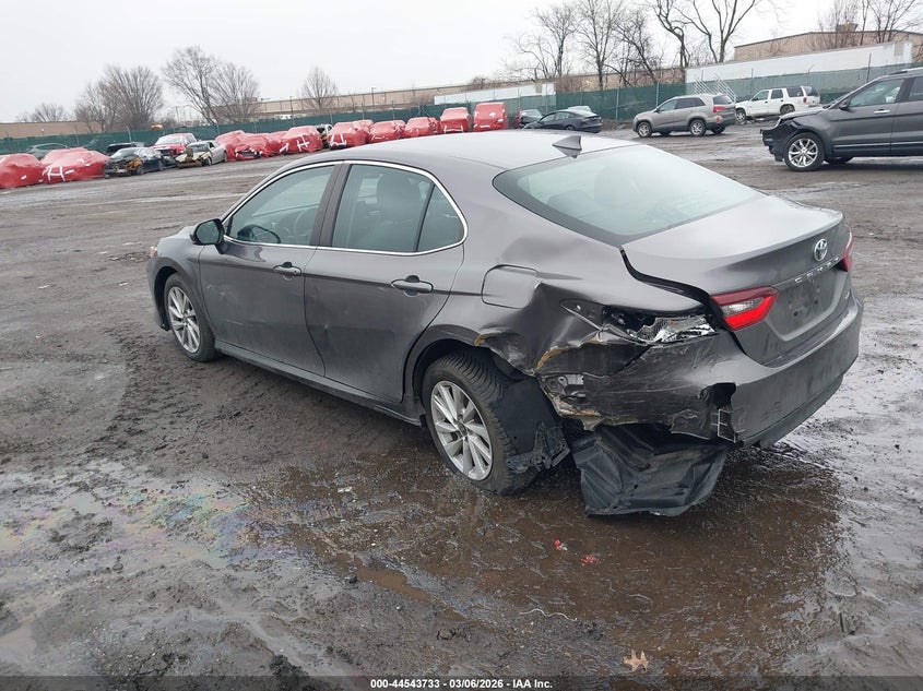 2022 Toyota Camry Le