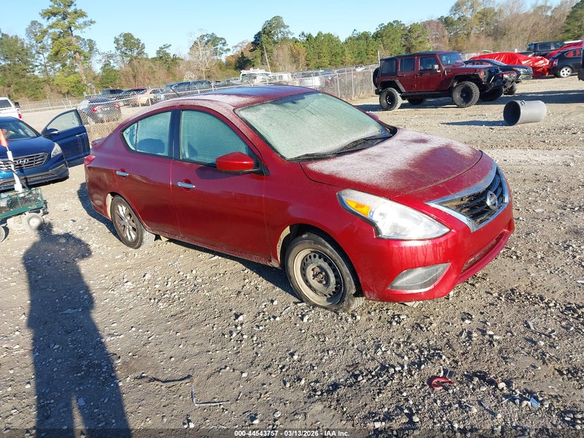 3N1CN7APXKL877235 NISSAN VERSA Photo 1