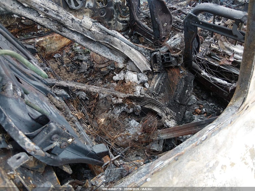 2011 Mini Cooper Clubman VIN: WMWZF3C5XBTY00334 Lot: 44543776