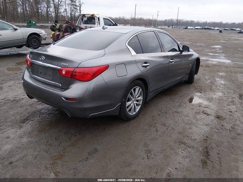 2015 Infiniti Q50 Premium