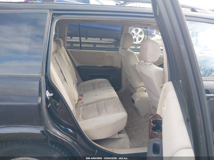 2003 TOYOTA HIGHLANDER auction photo 8