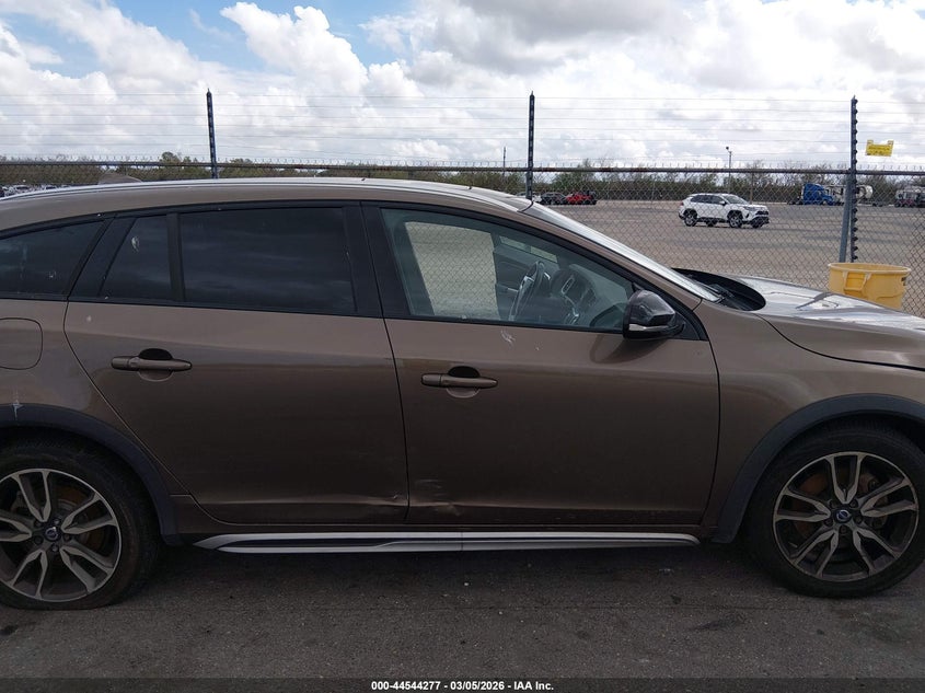 2015 Volvo V60 Cross Country T5 VIN: YV4612HK2F1001885 Lot: 44544277