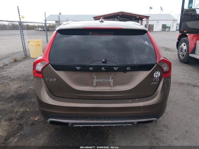 2015 Volvo V60 Cross Country T5 VIN: YV4612HK2F1001885 Lot: 44544277