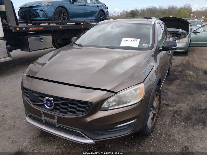2015 Volvo V60 Cross Country T5