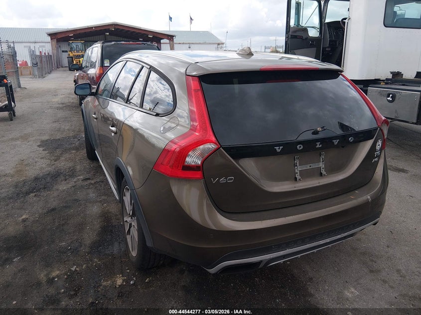 2015 Volvo V60 Cross Country T5