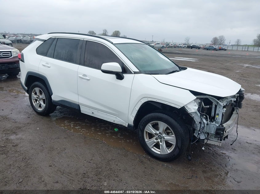 2019 TOYOTA RAV4 XLE