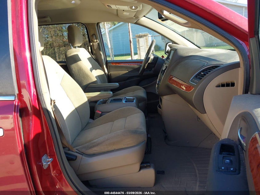 2014 Chrysler Town & Country Touring