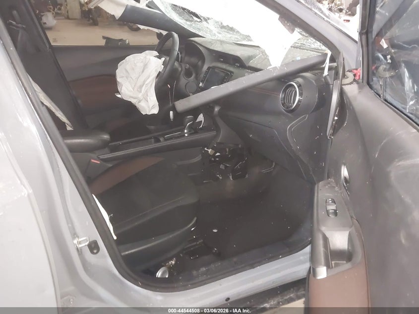 2022 Nissan Kicks Sr Xtronic Cvt