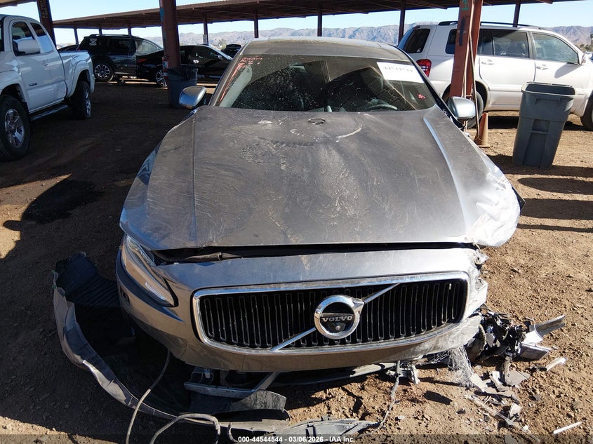 2018 Volvo S90 T5 Momentum VIN: LVY982AK4JP018725 Lot: 44544544