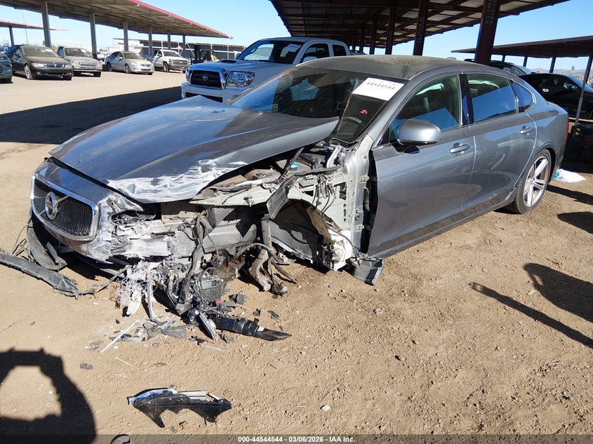 Vin: lvy982ak4jp018725, lot: 45041377, volvo s90 t5 momentum 20182