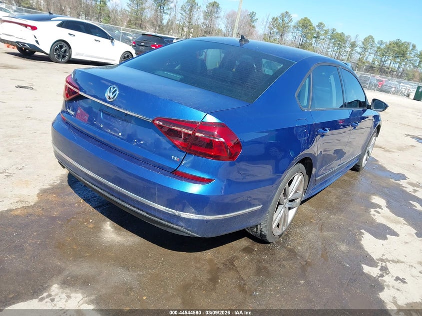 2017 Volkswagen Passat 1.8T R-Line