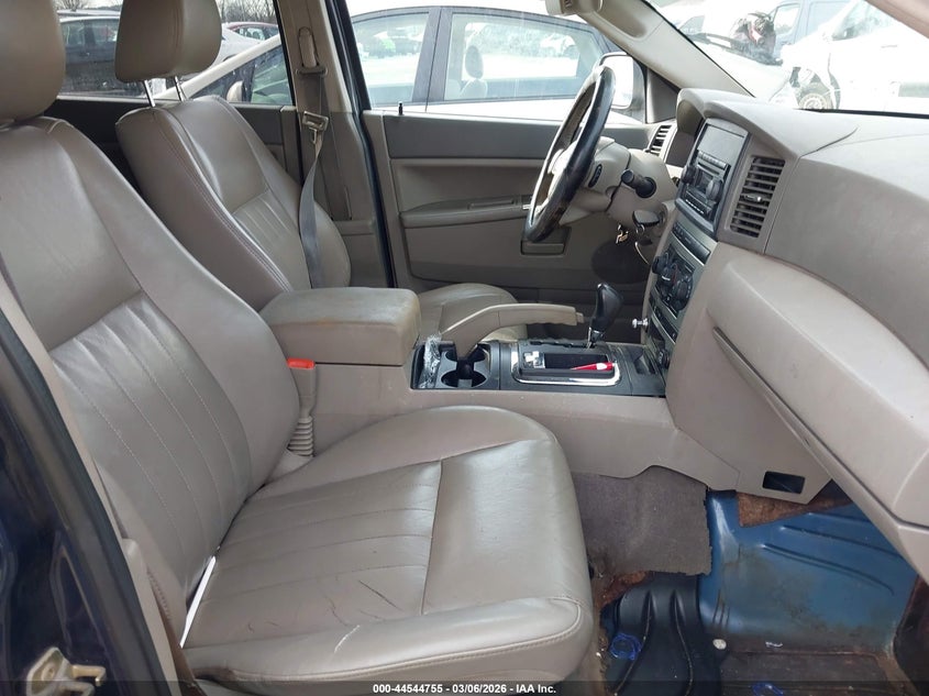 2005 Jeep Grand Cherokee Laredo