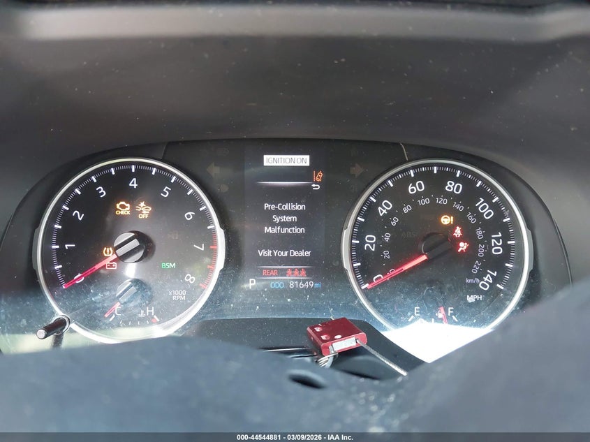 VIN JTMP1RFV2LJ036855 2020 TOYOTA RAV4 XLE