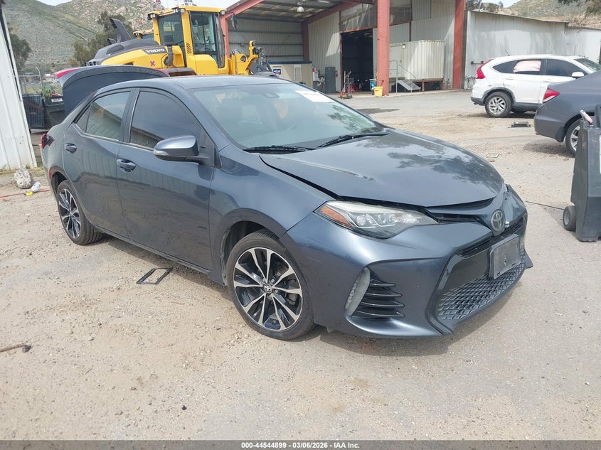5YFBURHE5JP812659 2018 Toyota Corolla Se auction photo 1