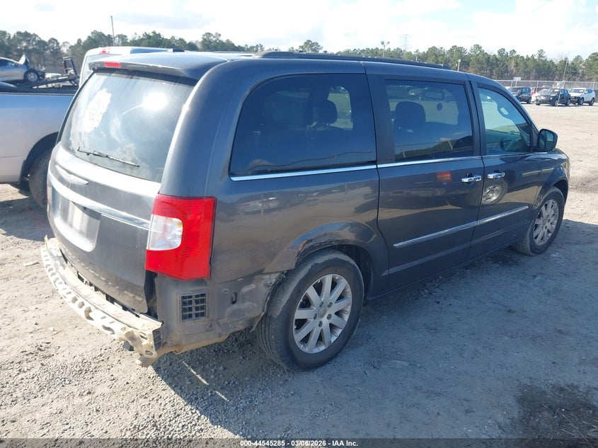 2015 Chrysler Town & Country Touring