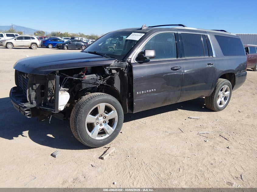 2017 CHEVROLET SUBURBAN auction photo 2