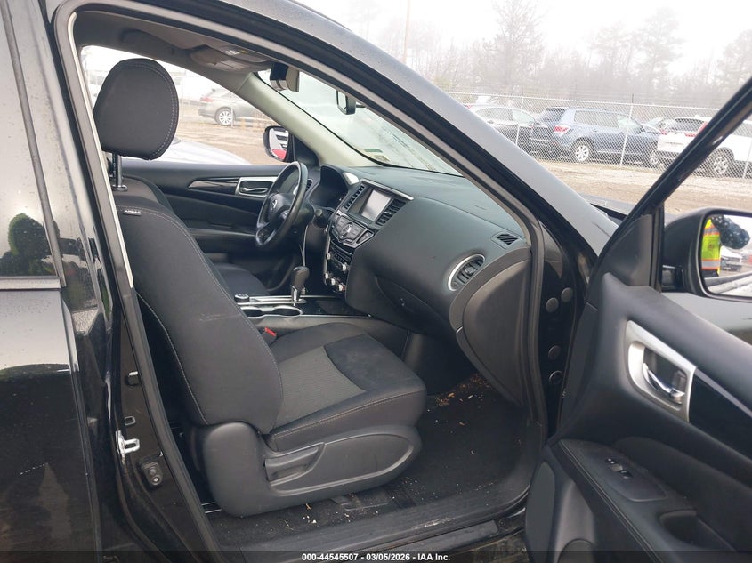 2018 Nissan Pathfinder Sv