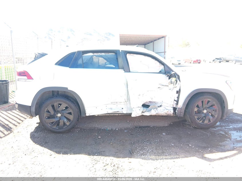 2024 Volkswagen Atlas Cross Sport 2.0T Se W/Technology VIN: 1V2KE2CA1RC237004 Lot: 44545510