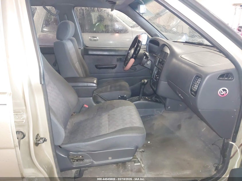 1997 Nissan Pathfinder Le/Xe