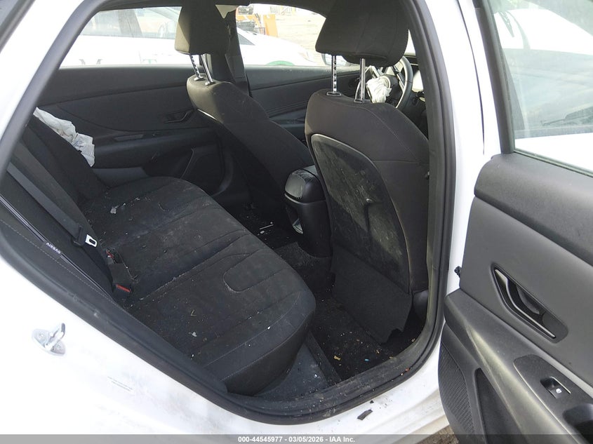 2025 HYUNDAI ELANTRA auction photo 8