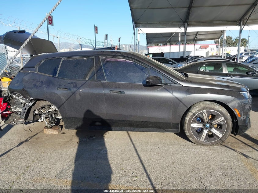 2025 BMW Ix xDrive50 VIN: WB523CF01SCT07778 Lot: 44546029