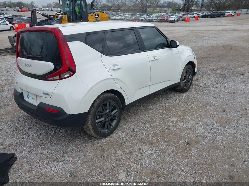 2022 KIA SOUL auction photo 4