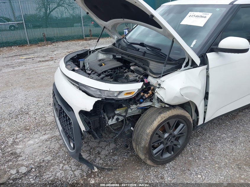 2022 KIA SOUL auction photo 6