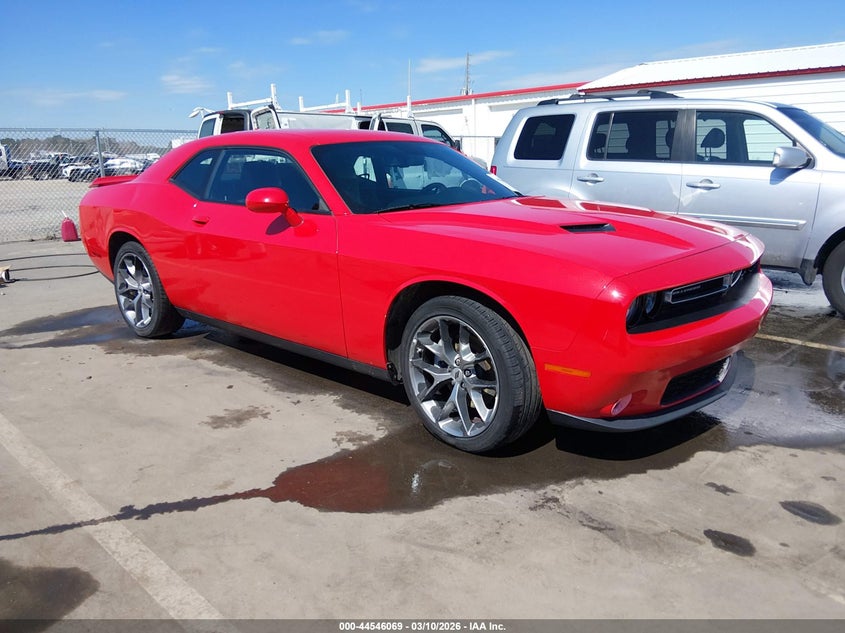 2022 Dodge Challenger Sxt