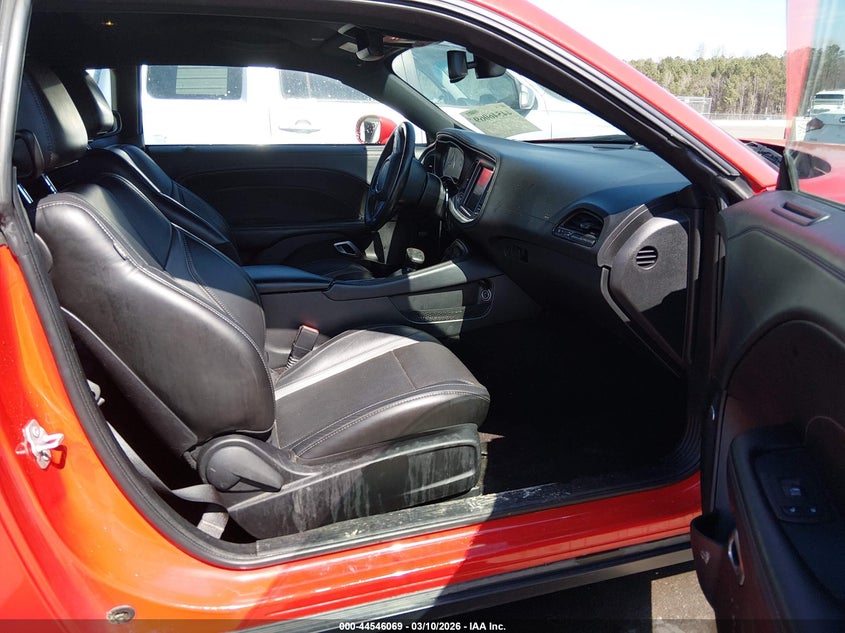 2022 Dodge Challenger Sxt