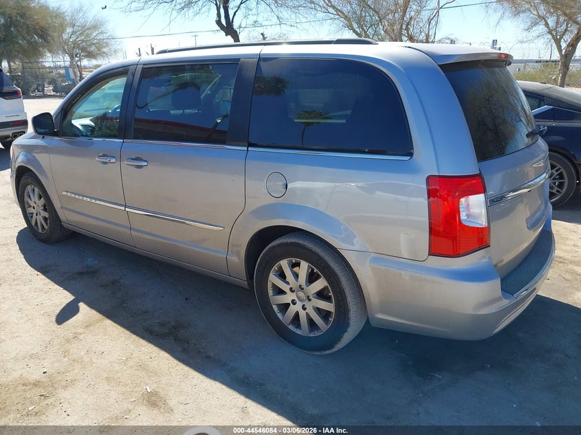2016 Chrysler Town & Country Touring