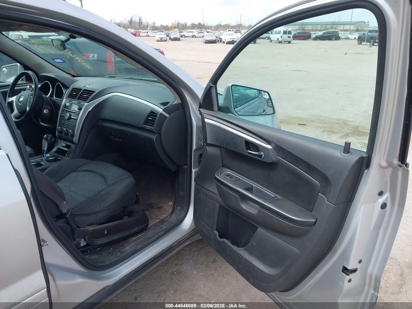 2012 Chevrolet Traverse 3.6 1Lt silver Lot 111044546089 Vin 1GNKRGED7CJ214413