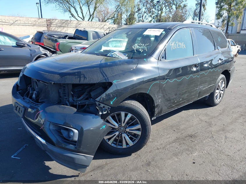 2018 Nissan Pathfinder Sv