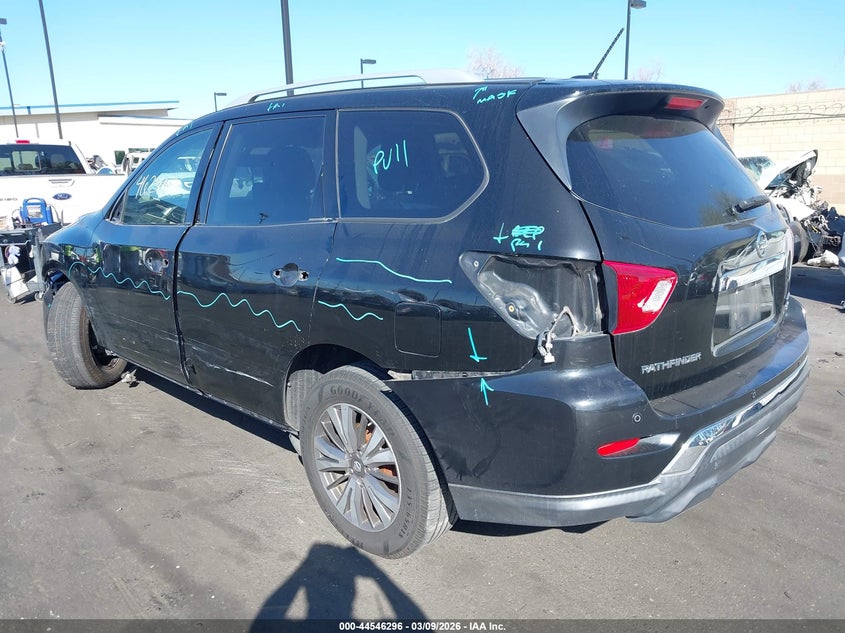 2018 Nissan Pathfinder Sv