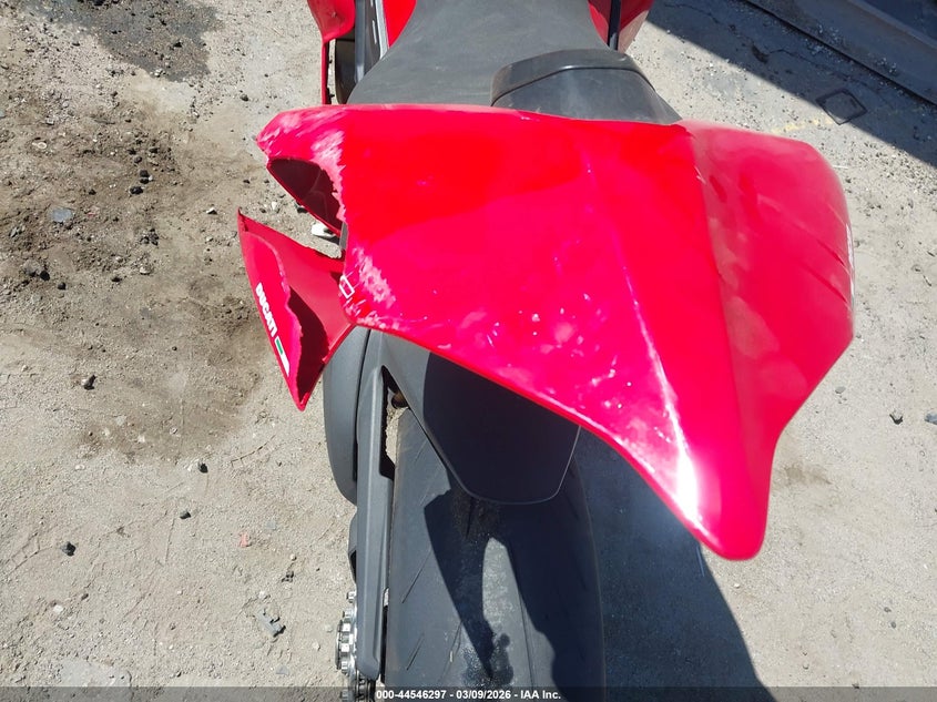 2021 Ducati Panigale V4/V4S/V4S Speciale VIN: ZDMDAGNW2MB015585 Lot: 44546297