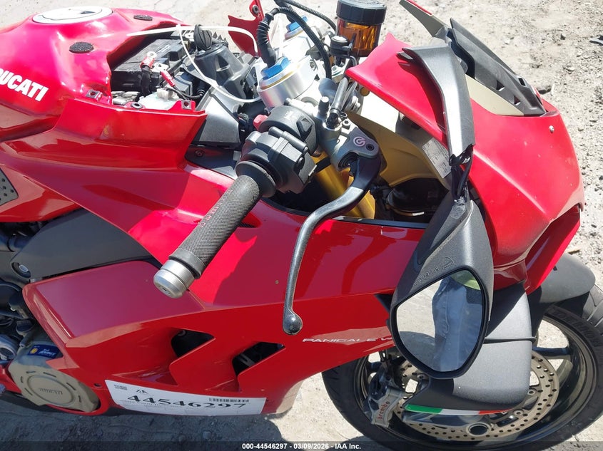 2021 Ducati Panigale V4/V4S/V4S Speciale VIN: ZDMDAGNW2MB015585 Lot: 44546297