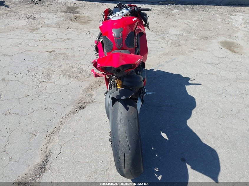 2021 Ducati Panigale V4/V4S/V4S Speciale VIN: ZDMDAGNW2MB015585 Lot: 44546297