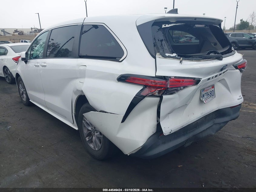 2022 Toyota Sienna Le