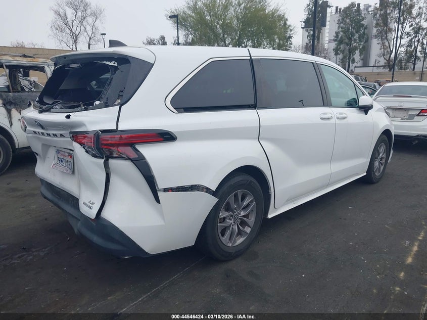 2022 Toyota Sienna Le